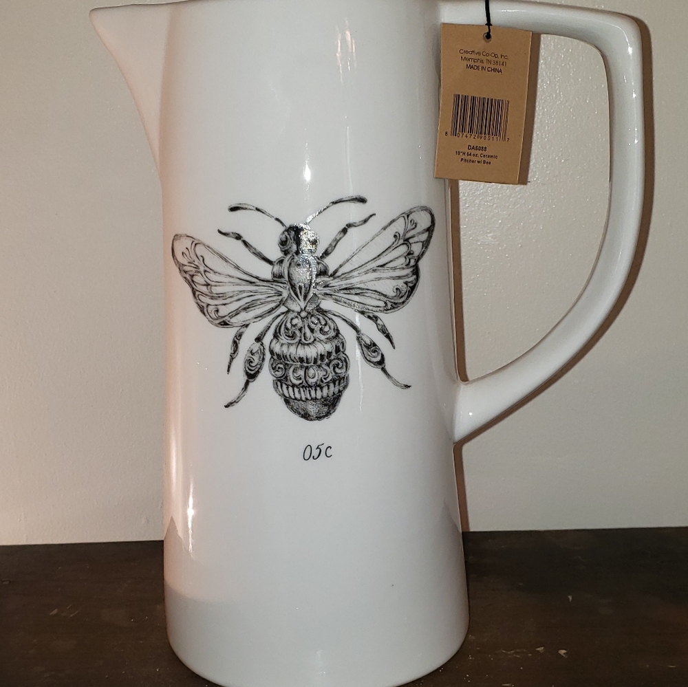NWT CREATIVE CO-OP BEE CERAMIC PITCHER